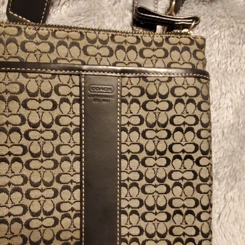 Coach tote - Picture 2 of 5
